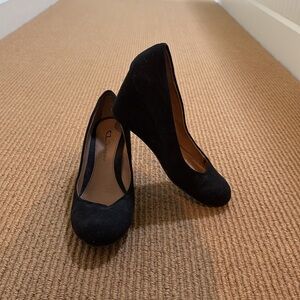 CL by Laundry 7 Black Wedges